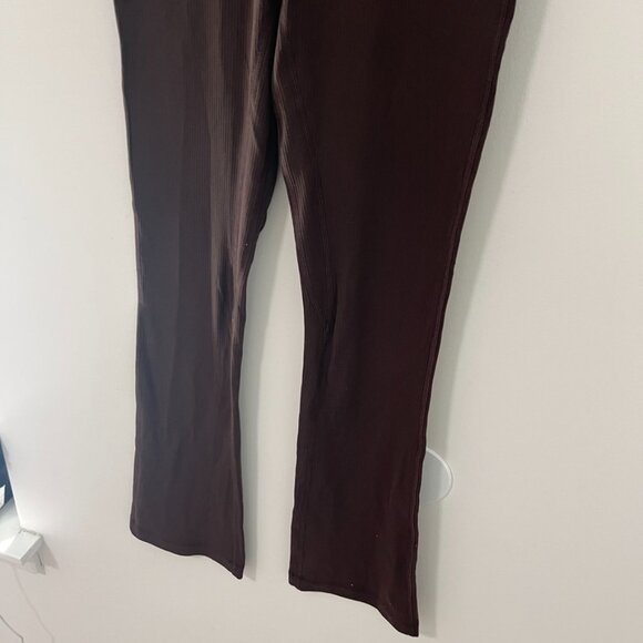 Lululemon Chocolate Brown Ribbed Flare Leggings Size 4 - Picture 5 of 6